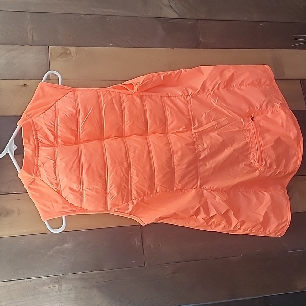 Danskin Now runner puffer vest. Size XL 16-18 - Picture 6 of 6